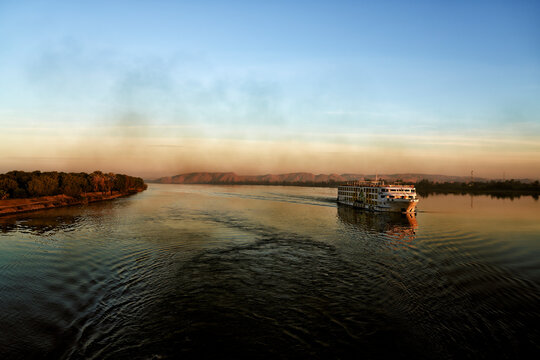 Tramonto sul Nilo, Egitto