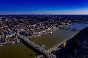 Fototapeta premium Budapest aus der Luft | Luftbilder von Ungarns Hauptstadt Budapest mit allen Sehenswürdigkeiten von Budapest