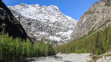 Les montagnes d'Ailefroide dans les Ecrins