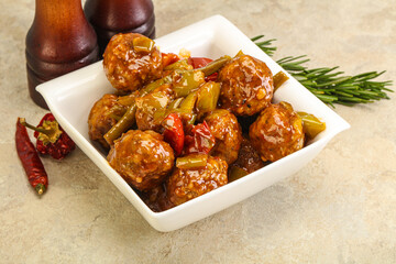 Meat ball in tomato sauce