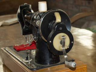 manual sewing machine