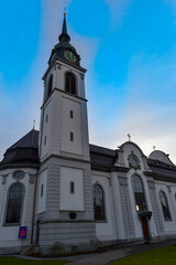 Fototapeta na wymiar Katholische Kirche St. Johannes der Täufer in Weinfelden im Kanton Thurgau - Schweiz 