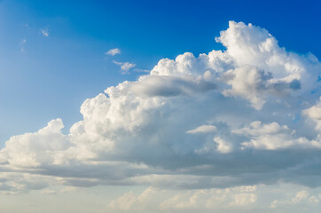 clouds in the blue sky during sunset