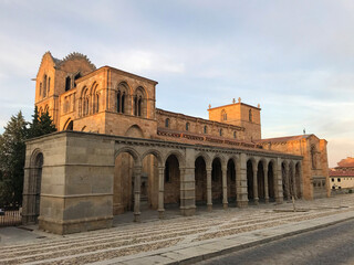 Fototapeta premium Sunset in St. Vincent's Basilica in Ávila