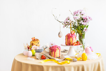 Easter table setting. Easter cake craffin