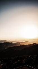 Vista panor&aacute;mica atardecer bosque desde Tibidabo