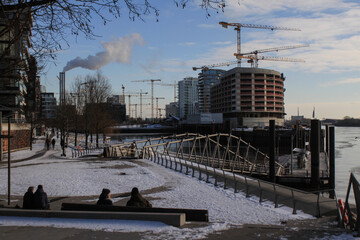 Winterliches Hamburg; Dalmannkai mit Blick in den Grasbrookhafen