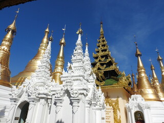 Fototapeta premium Yangon, Myanmar - November, 2019: The Shwedagon Pagoda is one of the most famous pagodas in the world and it is certainly the main attraction of Yangon.