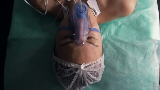 In the hospital ward of a seriously ill patient, the lights were turned off.