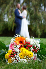 Braut mit Blumenstrauß
