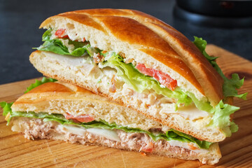 Sandwich with egg, tuna and vegetables