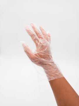 Mano de Hombre con Guantes