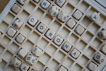 Buchstabenwürfel "Corona"