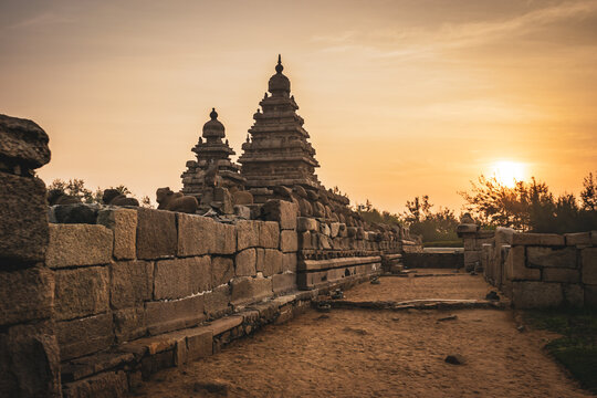 Shore temple built by Pallavas is UNESCO World Heritage Site located at Great South Indian architecture, Tamil Nadu, Mamallapuram or Mahabalipuram