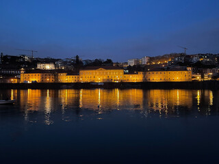Fototapeta premium Ponte da Arrábida over river Douro in Oporto city all made of concrete