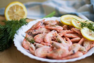shrimps with lemon