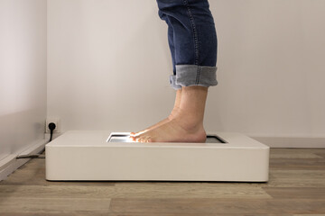 Foot scanning to determine exact size and feet form