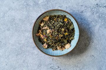 Dried Green Tea with Dry Mint Leaves.