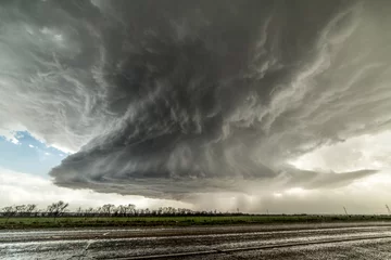 Fotobehang Landscape with massive supercell in the Eastern Texas panhandle, USA. Massive baseball-sized hail fell with this storm © Image Source