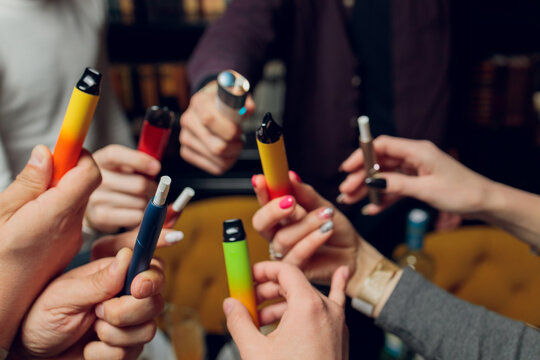 POD e-cigarette or nicotine vapor dispenser e-pen.