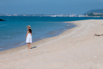 南の島へ旅行に来た女の子