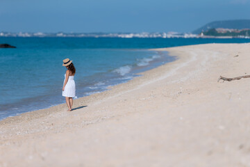 南の島へ旅行に来た女の子