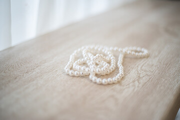 Beads of white pearl beads