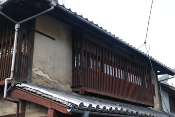 Fototapeta na wymiar 日本の広島県の鞆の浦の古くて美しい建物