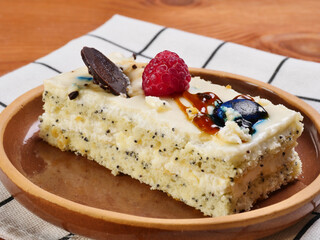 cheesecake with berries and mint