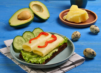 salad with egg and avocado