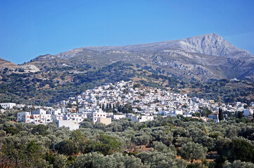 Fototapeta na wymiar Dorf Filoti auf der Insel Naxos, Kykladen, Griechenland