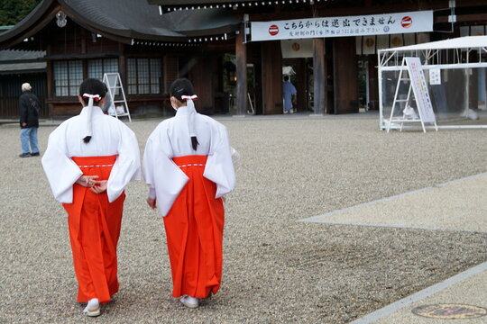 64 最適な 巫女さん 画像 ストック写真 ベクター Adobe Stock 64 最適な 巫女さん 画像 ストック写真 ベクター Adobe Stock