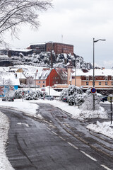 Panorama sur la citadelle Vauban et le Lion de Bartholdi de Belfort sous la neige