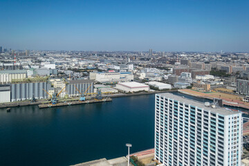 Fototapeta premium 港と千葉の街並み