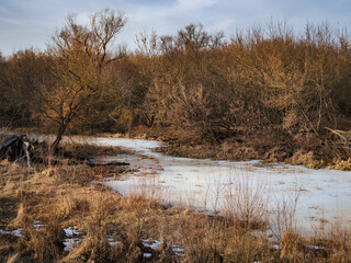Zimowy krajobraz nad wodą © af-mar
