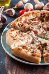 Pizza Bianca with bacon and mushrooms