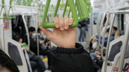 つり革・電車