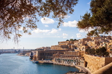 malta - valletta harbour under the sun - obrazy, fototapety, plakaty