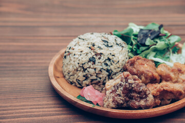 ひじきご飯と唐揚げ