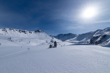 北海道　十勝岳連峰の冬の風景