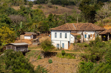 Fototapeta premium Fazenda colonial na área rural de Guarani, estado de Minas Gerais, Brasil