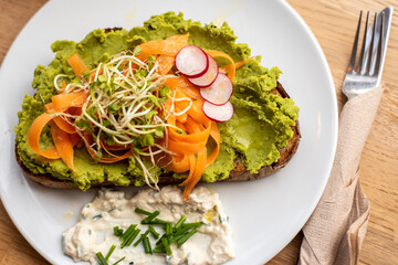 bread with vegetables