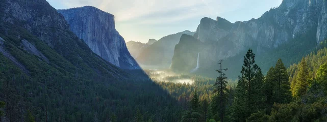 Outdoor kussens sunrise at the tunnel view in yosemite nationalpark, california, usa © Christian B.