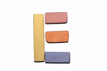 Crayon alphabet Lettrs E