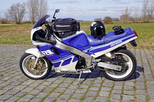 Yamaha FZR 1000 Genesis