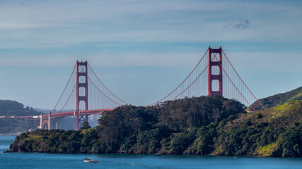 Fototapeta na wymiar Sailing in view of the Golden Gate Bridge on a nice day