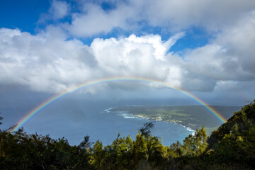 モロカイ島の虹