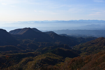Fototapeta na wymiar 紅葉シーズンの榛名山（掃部ヶ岳）の登山