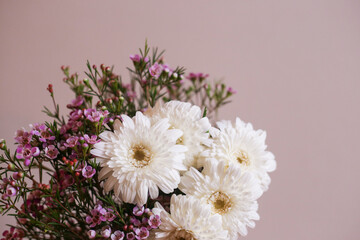 白いラナンキュラスの花束