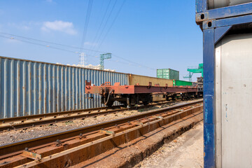 Fototapeta premium A container on the side of a railway track.
